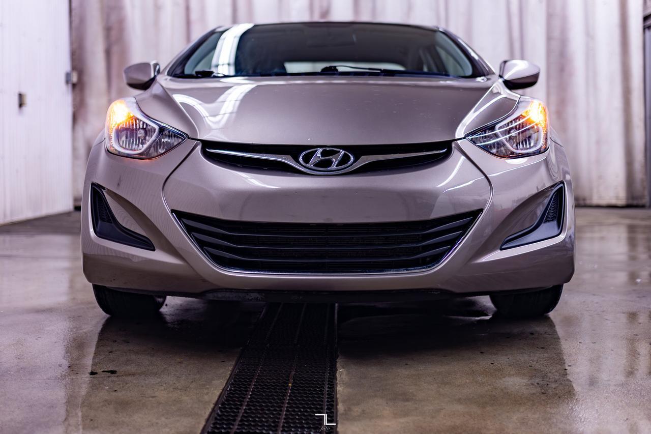 2015 Hyundai Elantra SE Manual Heated Seats Red Deer AB