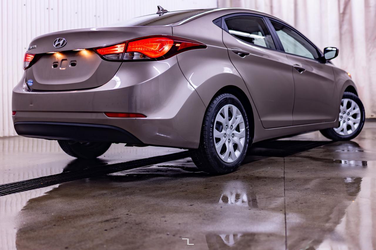 2015 Hyundai Elantra SE Manual Heated Seats Red Deer AB