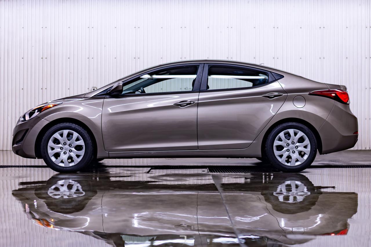 2015 Hyundai Elantra SE Manual Heated Seats Red Deer AB