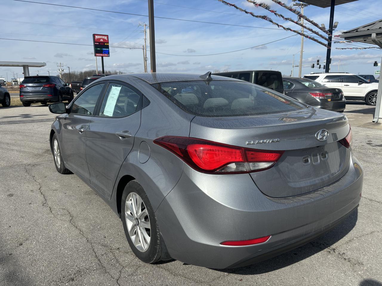 2015 Hyundai Elantra SE Sedan 4D