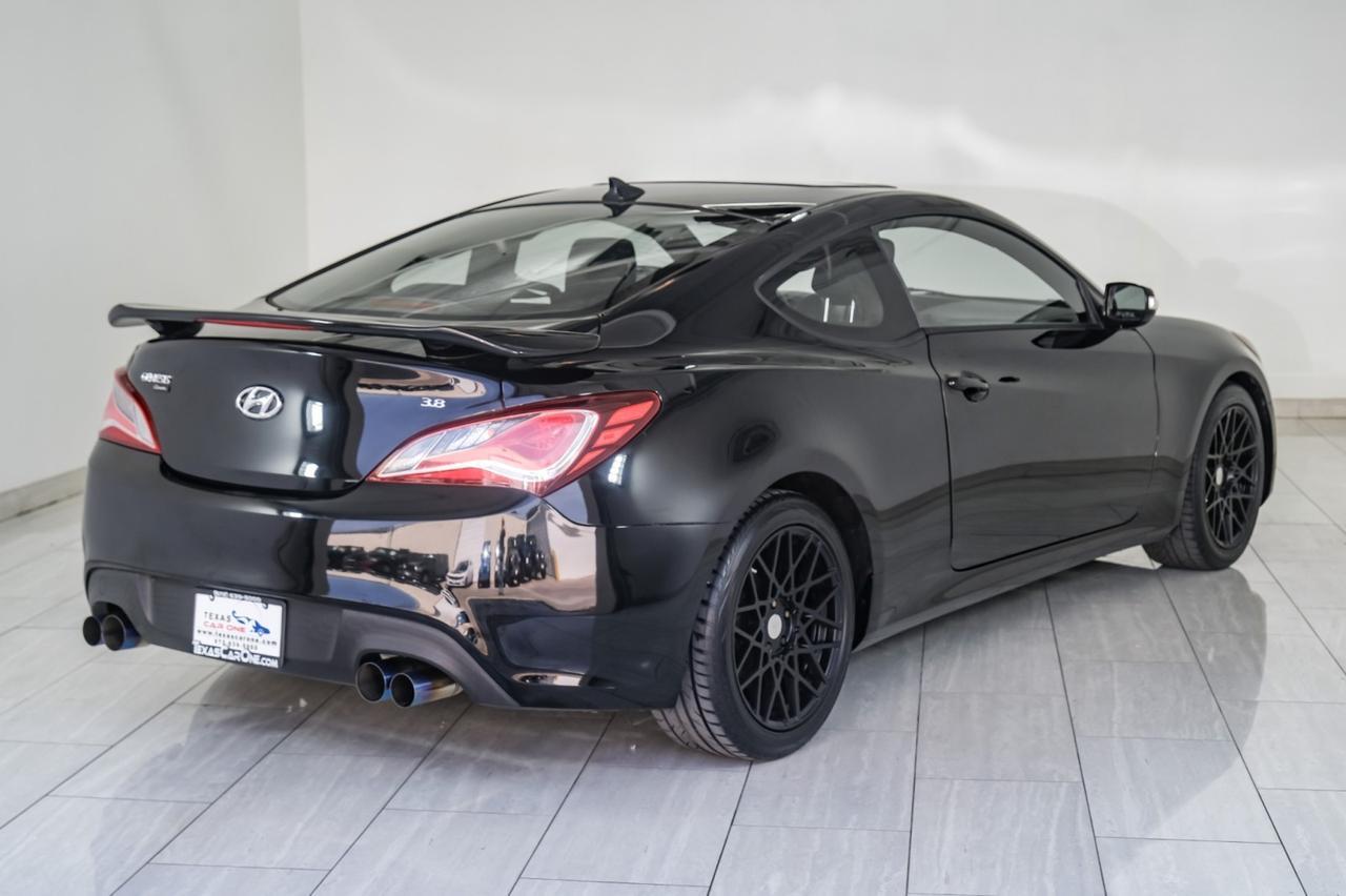 2015 Hyundai Genesis 3.8 KEYLESS START BLUETOOTH AUTOMATIC CLIMATE CONTROL CRUISE CONTROL ALLOY WHEELS Carrollton TX