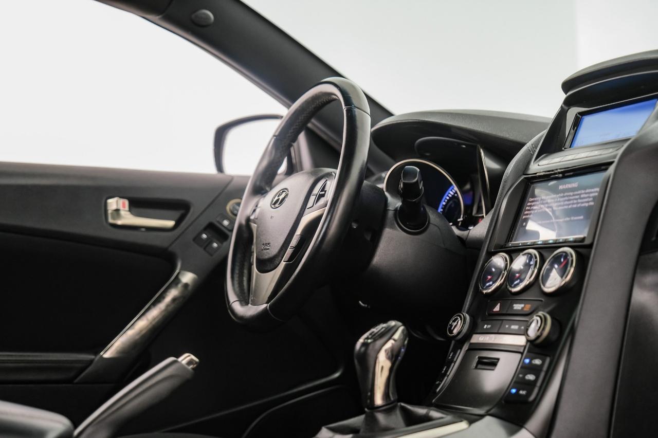 2015 Hyundai Genesis 3.8 KEYLESS START BLUETOOTH AUTOMATIC CLIMATE CONTROL CRUISE CONTROL ALLOY WHEELS Carrollton TX