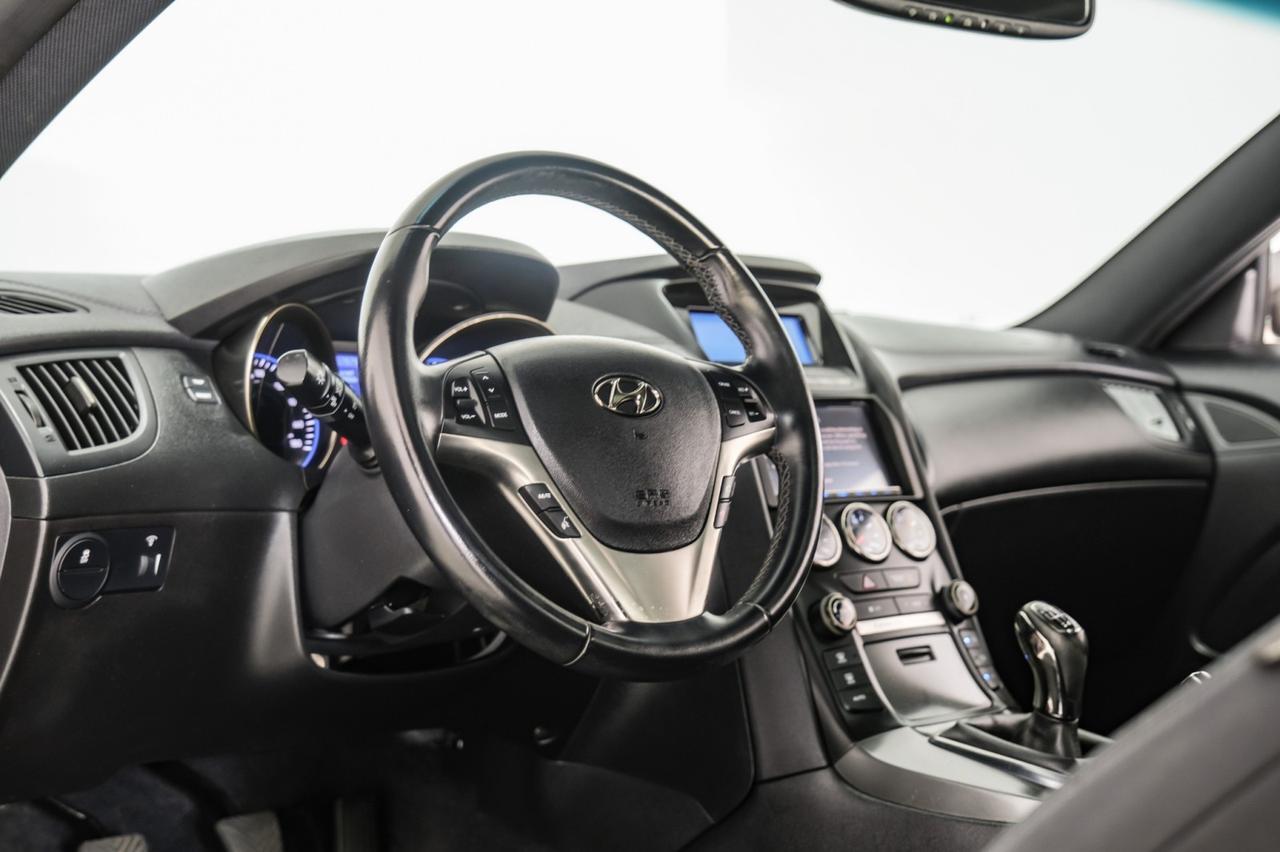 2015 Hyundai Genesis 3.8 KEYLESS START BLUETOOTH AUTOMATIC CLIMATE CONTROL CRUISE CONTROL ALLOY WHEELS Carrollton TX