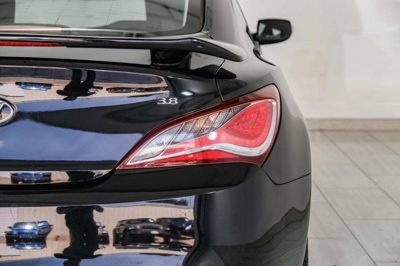 2015 Hyundai Genesis 3.8 KEYLESS START BLUETOOTH AUTOMATIC CLIMATE CONTROL CRUISE CONTROL ALLOY WHEELS Carrollton TX