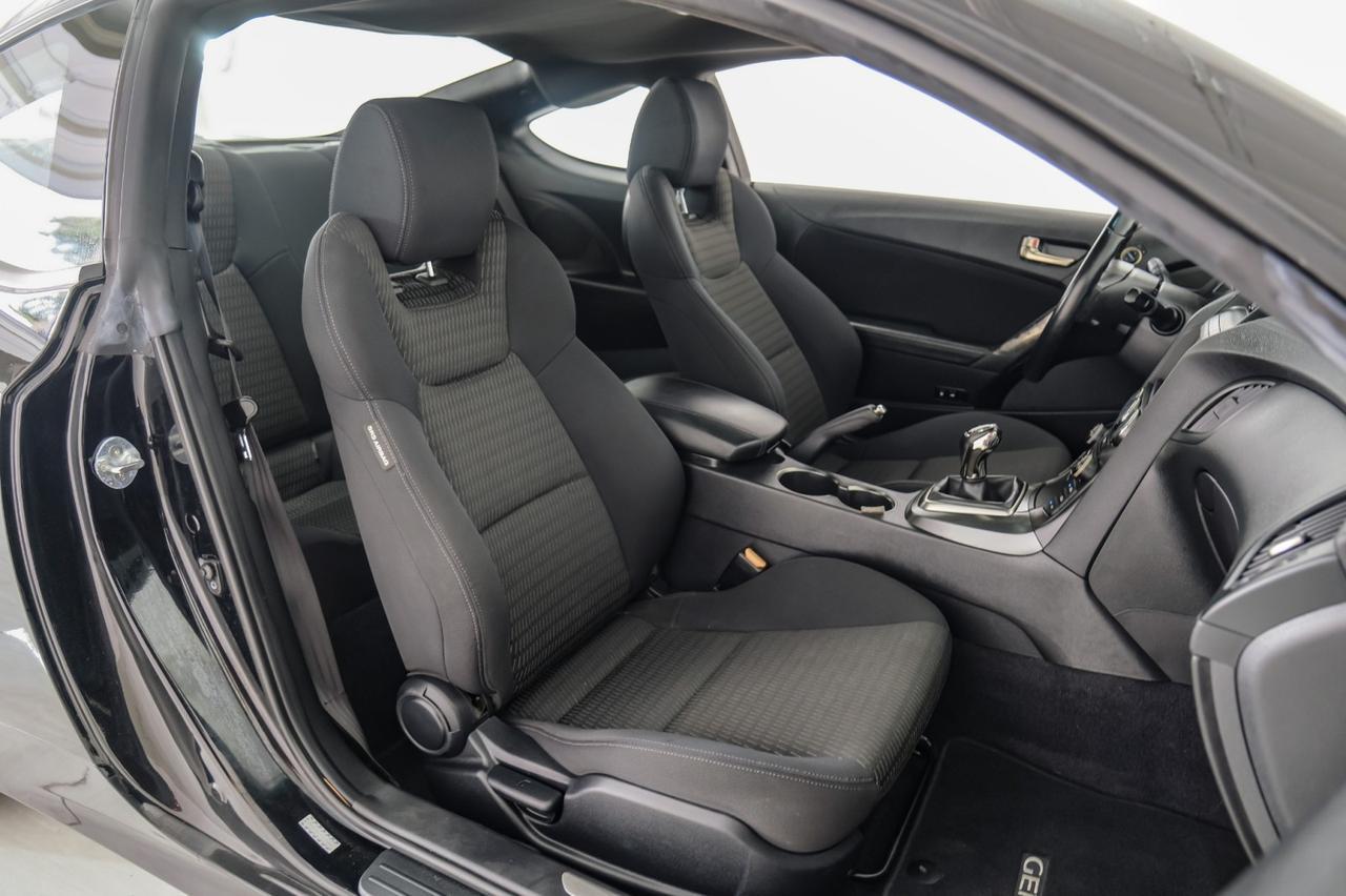2015 Hyundai Genesis 3.8 KEYLESS START BLUETOOTH AUTOMATIC CLIMATE CONTROL CRUISE CONTROL ALLOY WHEELS Carrollton TX