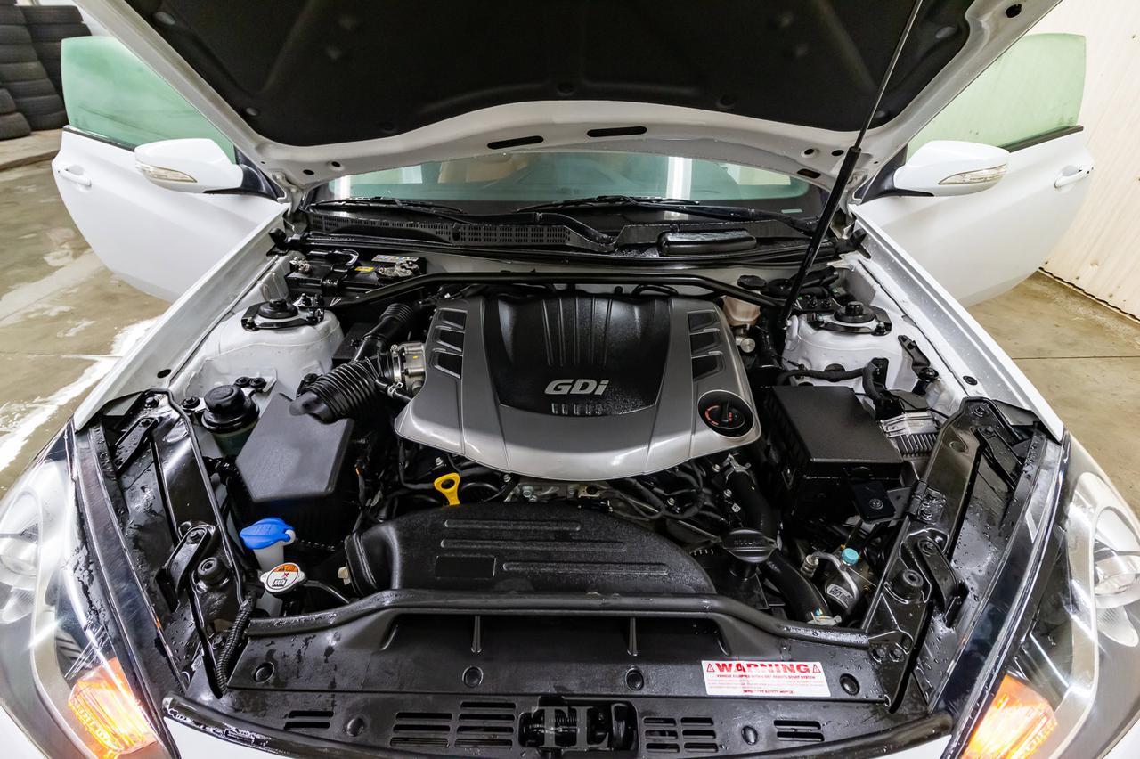 2015 Hyundai Genesis Coupe GT Tech Pkg. Leather Roof Nav BCam Red Deer AB