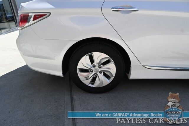 2015 Hyundai Sonata Hybrid / Power Mirrors, Windows & Locks / Heated Front Cloth Bucket Seats / Bluetooth / Backup Camera / Keyless Entry & Start / Cruise Control / Aux & USB Inputs / Only 57K Miles / 40 MPG Anchorage AK
