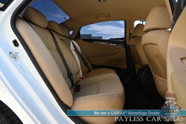 2015 Hyundai Sonata Hybrid / Power Mirrors, Windows & Locks / Heated Front Cloth Bucket Seats / Bluetooth / Backup Camera / Keyless Entry & Start / Cruise Control / Aux & USB Inputs / Only 57K Miles / 40 MPG Anchorage AK