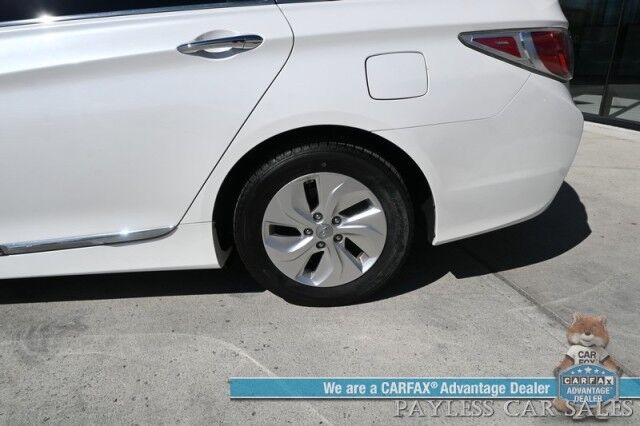 2015 Hyundai Sonata Hybrid / Power Mirrors, Windows & Locks / Heated Front Cloth Bucket Seats / Bluetooth / Backup Camera / Keyless Entry & Start / Cruise Control / Aux & USB Inputs / Only 57K Miles / 40 MPG Anchorage AK