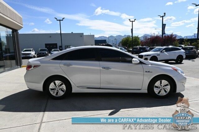 2015 Hyundai Sonata Hybrid / Power Mirrors, Windows & Locks / Heated Front Cloth Bucket Seats / Bluetooth / Backup Camera / Keyless Entry & Start / Cruise Control / Aux & USB Inputs / Only 57K Miles / 40 MPG Anchorage AK