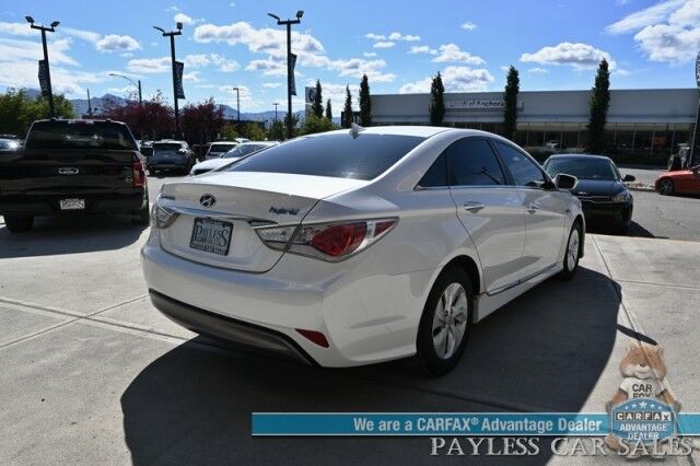 2015 Hyundai Sonata Hybrid / Power Mirrors, Windows & Locks / Heated Front Cloth Bucket Seats / Bluetooth / Backup Camera / Keyless Entry & Start / Cruise Control / Aux & USB Inputs / Only 57K Miles / 40 MPG Anchorage AK