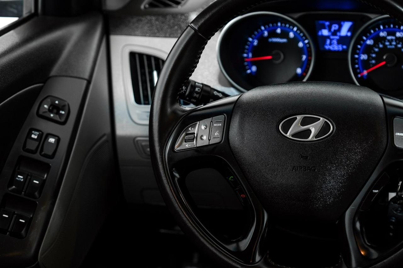 2015 Hyundai Tucson SE AWD LEATHER/CLOTH HEATED SEATS REAR CAMERA BLUETOOTH POWER DRIVER SEAT Carrollton TX