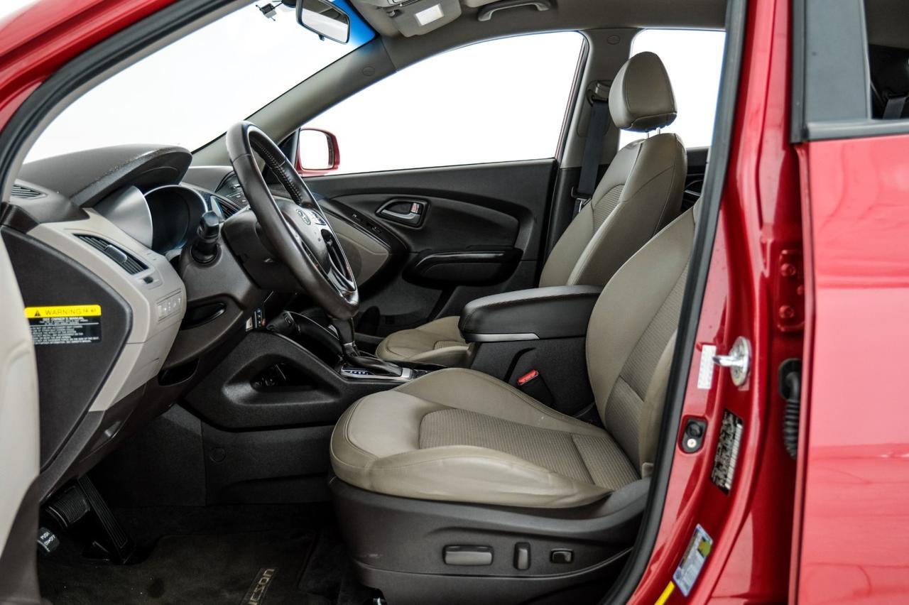 2015 Hyundai Tucson SE AWD LEATHER/CLOTH HEATED SEATS REAR CAMERA BLUETOOTH POWER DRIVER SEAT Carrollton TX