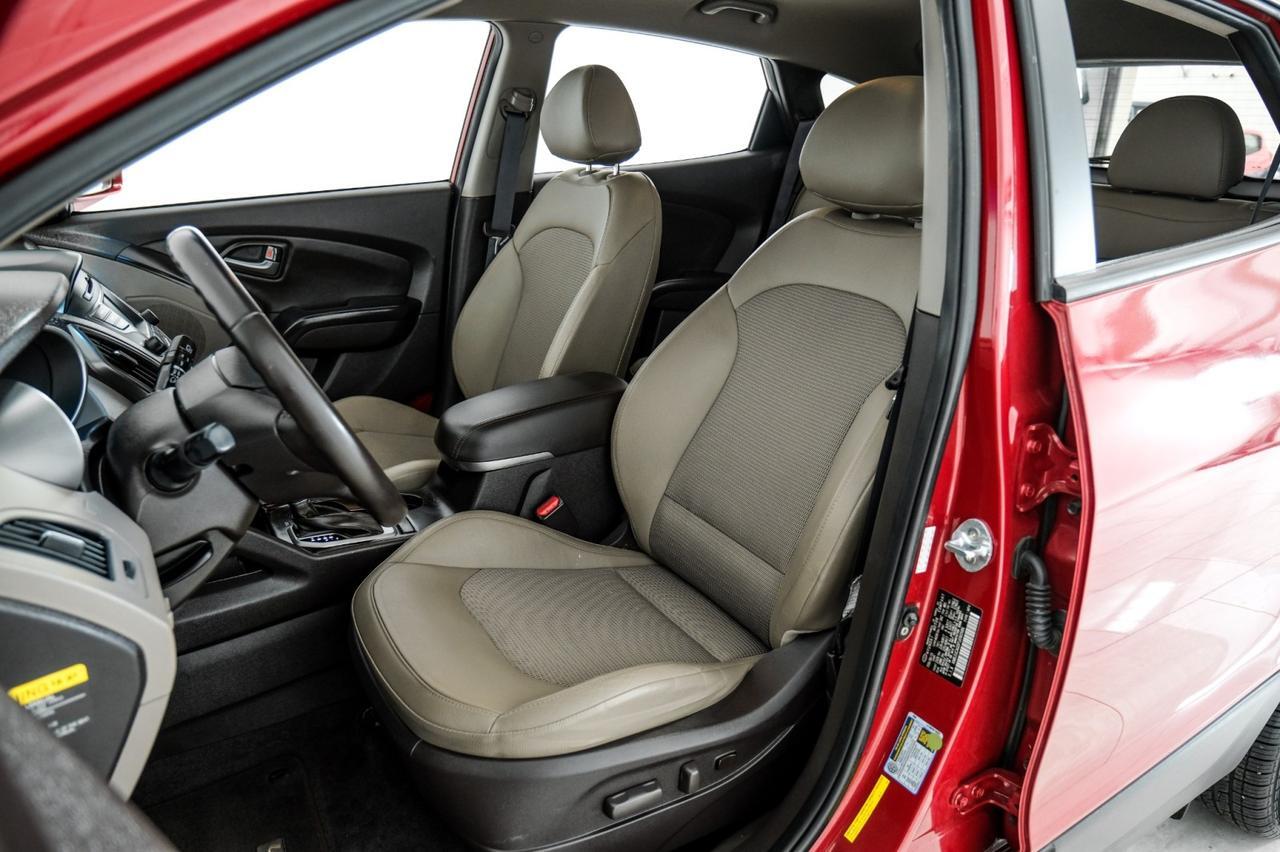 2015 Hyundai Tucson SE AWD LEATHER/CLOTH HEATED SEATS REAR CAMERA BLUETOOTH POWER DRIVER SEAT Carrollton TX