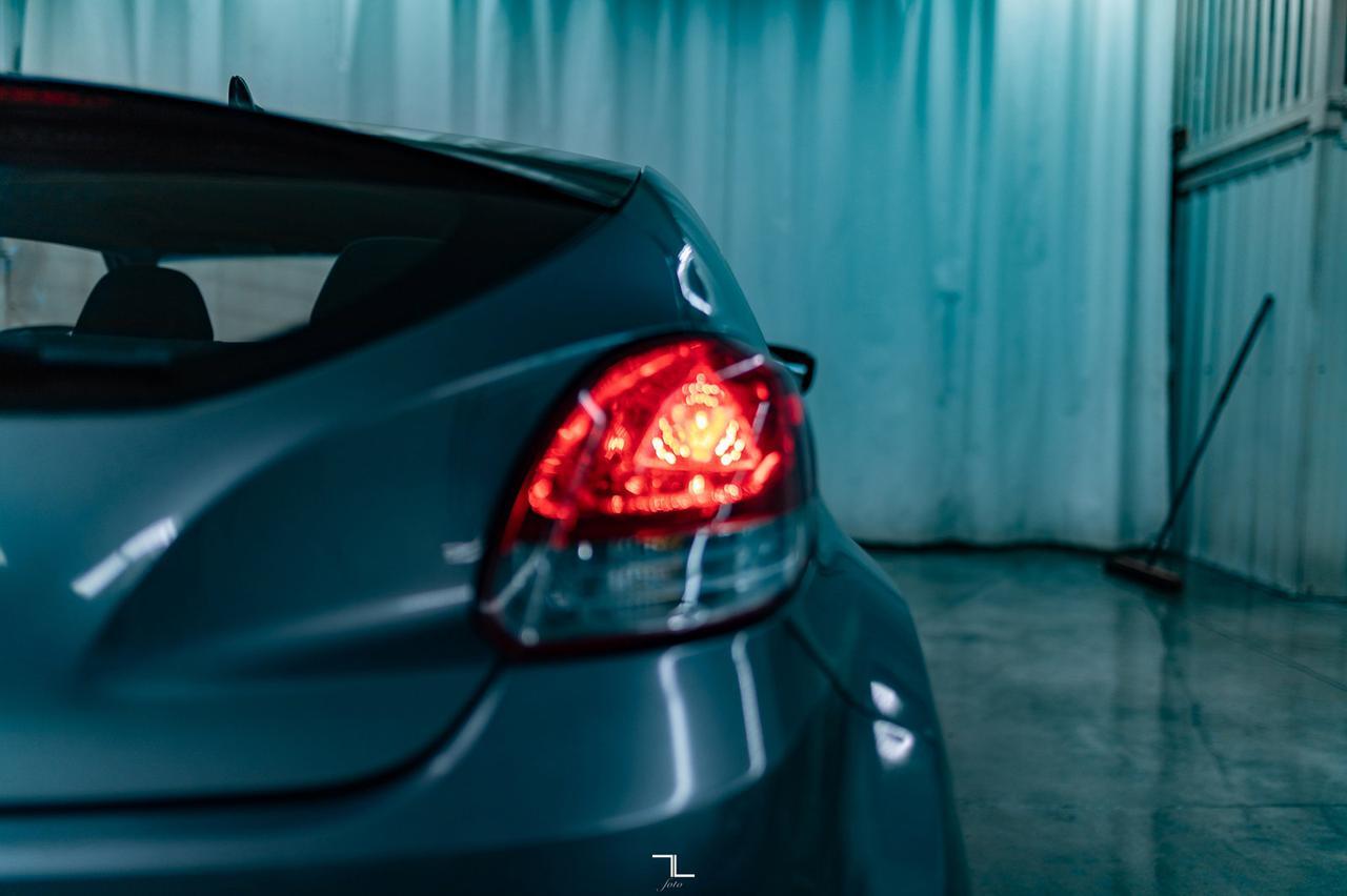 2015 Hyundai Veloster Coupe Manual Red Deer AB