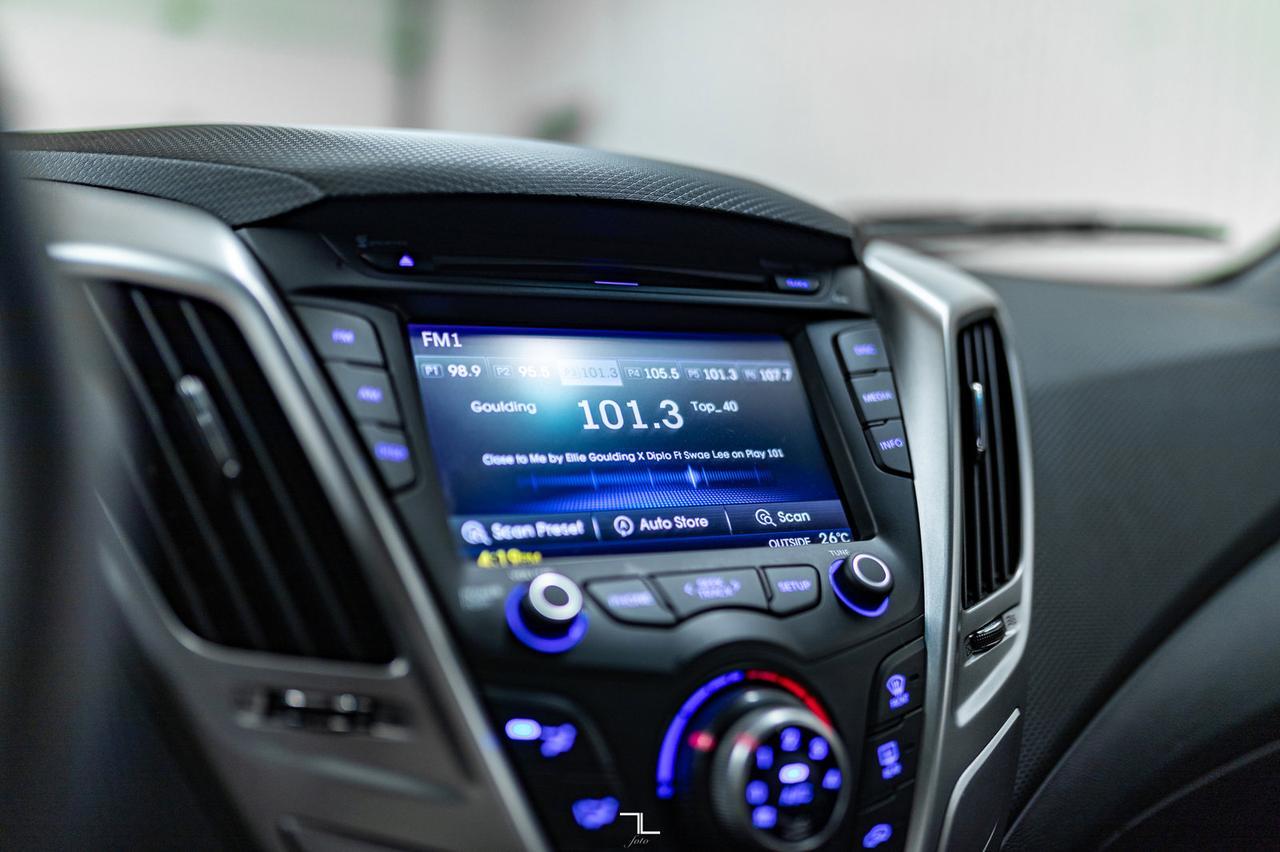 2015 Hyundai Veloster Coupe Manual Red Deer AB