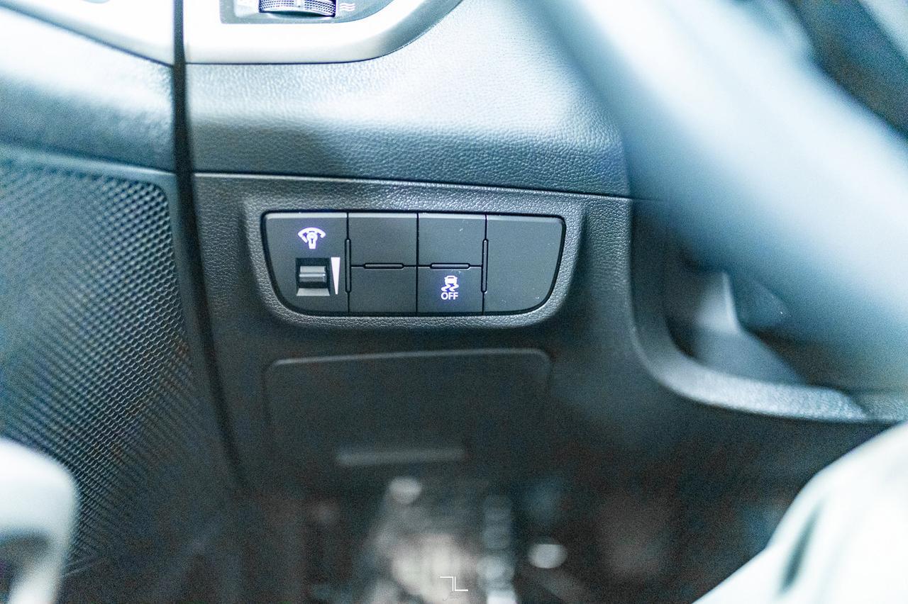 2015 Hyundai Veloster Coupe Manual Red Deer AB