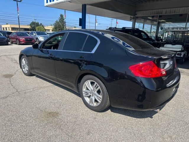 2015 INFINITI Q40