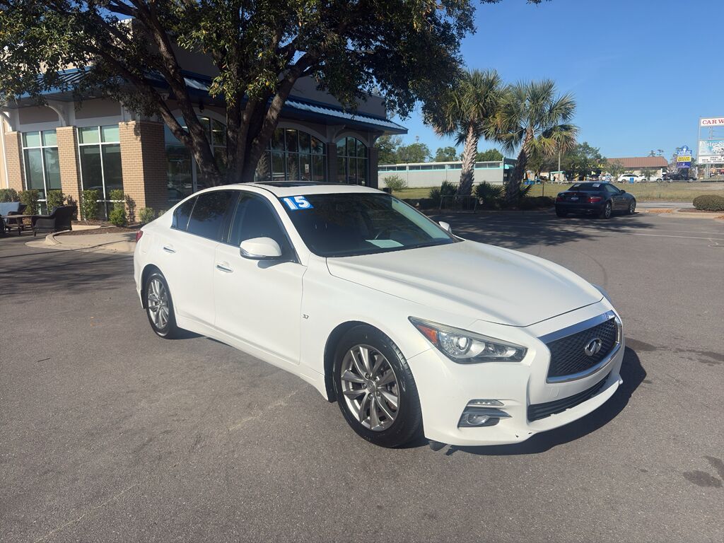 2015 INFINITI Q50