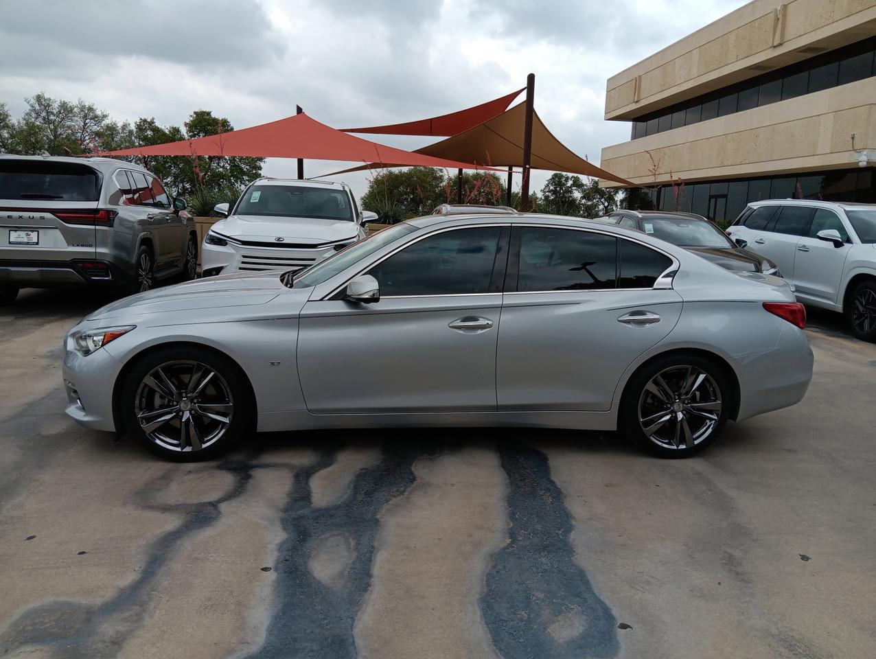 2015 INFINITI Q50