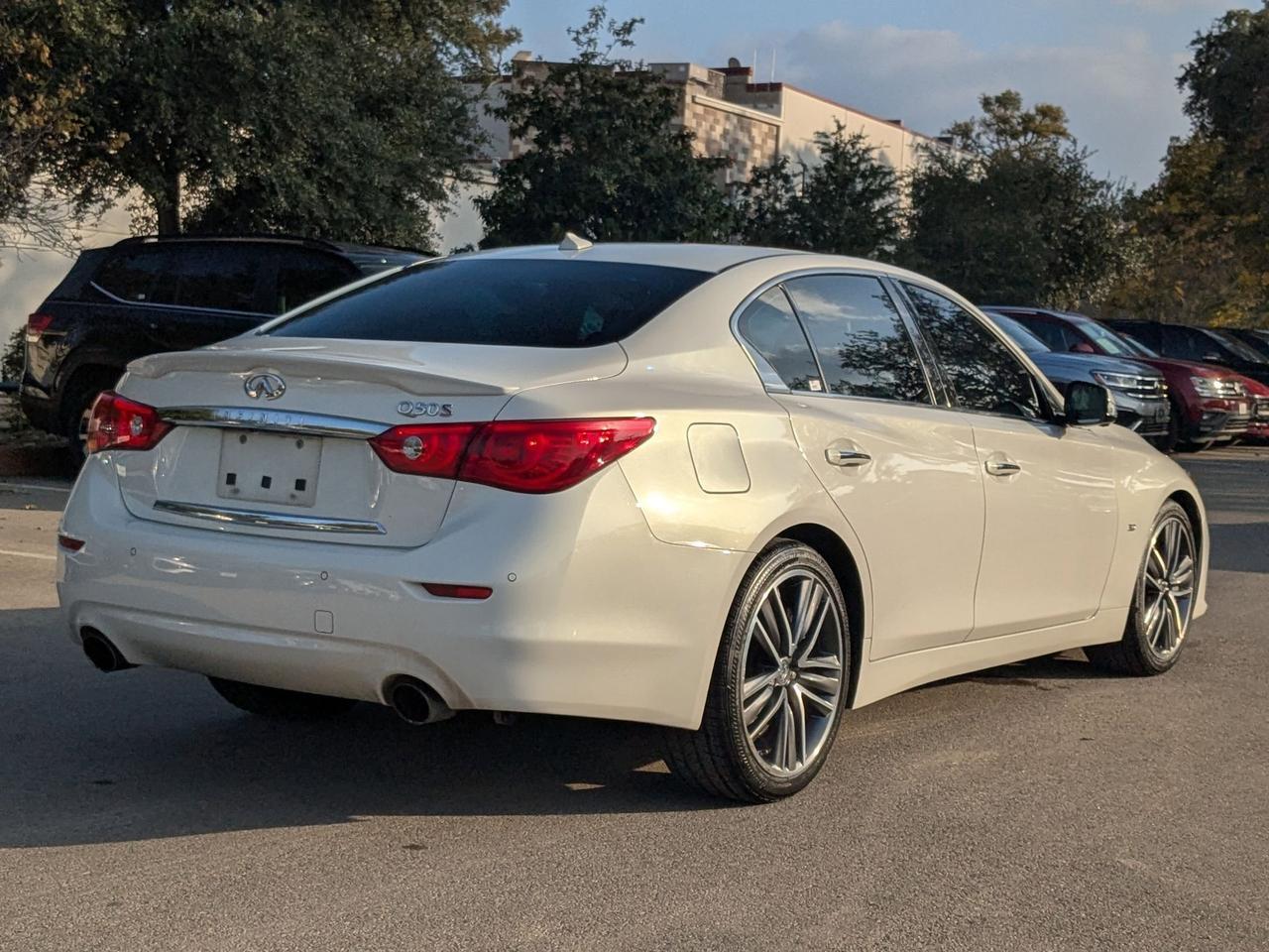2015 INFINITI Q50 Sport