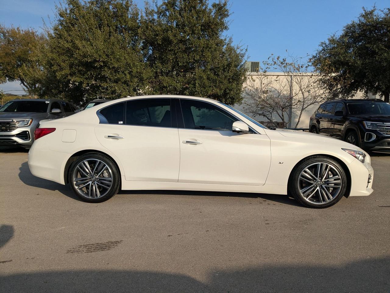 2015 INFINITI Q50 Sport