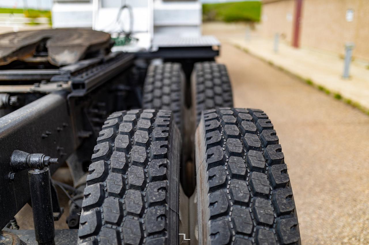 2015 International 5900 Tridrive Tractor Sleeper Heavy Spec Red Deer AB