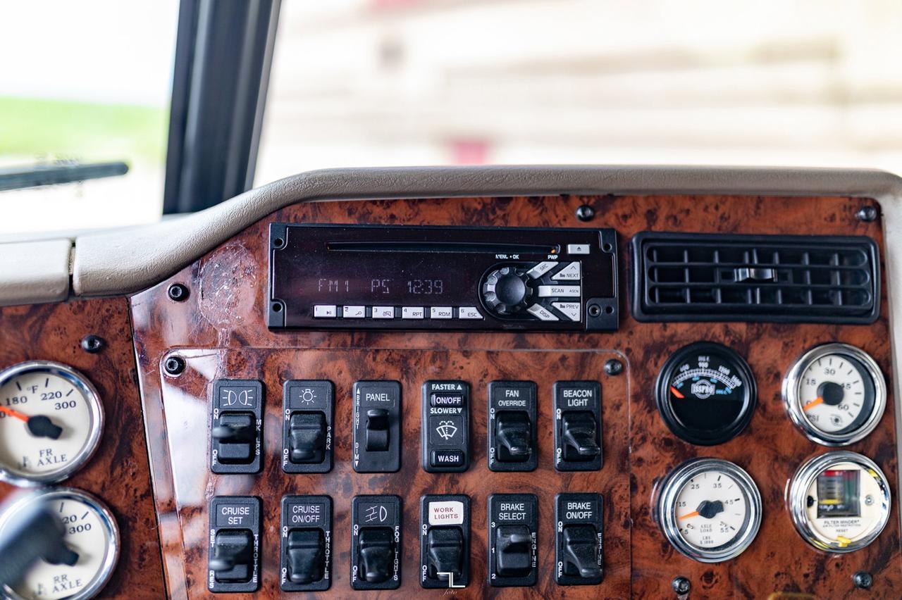 2015 International 5900 Tridrive Tractor Sleeper Heavy Spec Red Deer AB