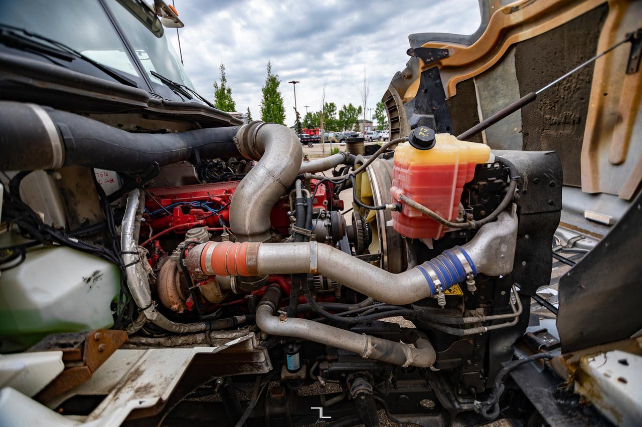 2015 International 5900 Tridrive Tractor Sleeper Heavy Spec Red Deer AB