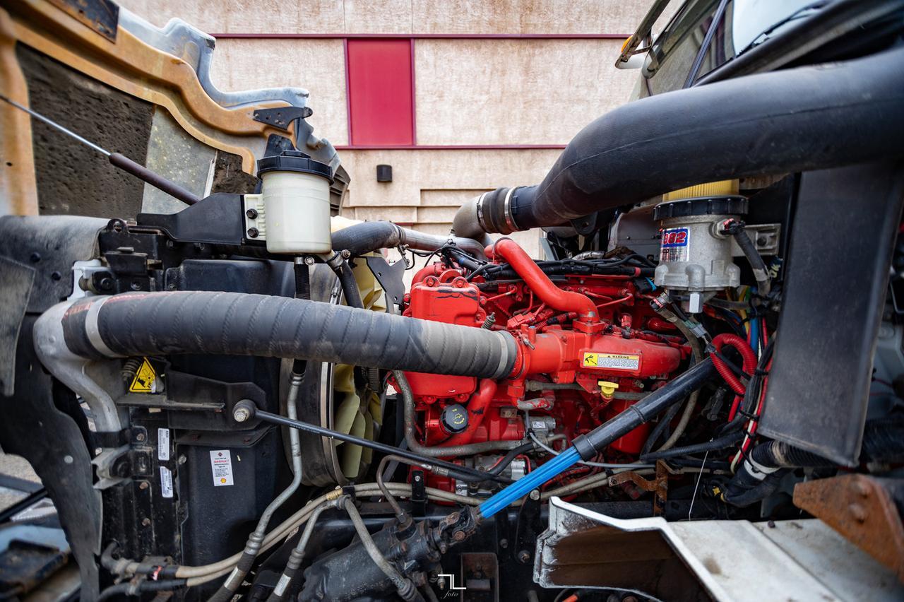 2015 International 5900 Tridrive Tractor Sleeper Heavy Spec Red Deer AB