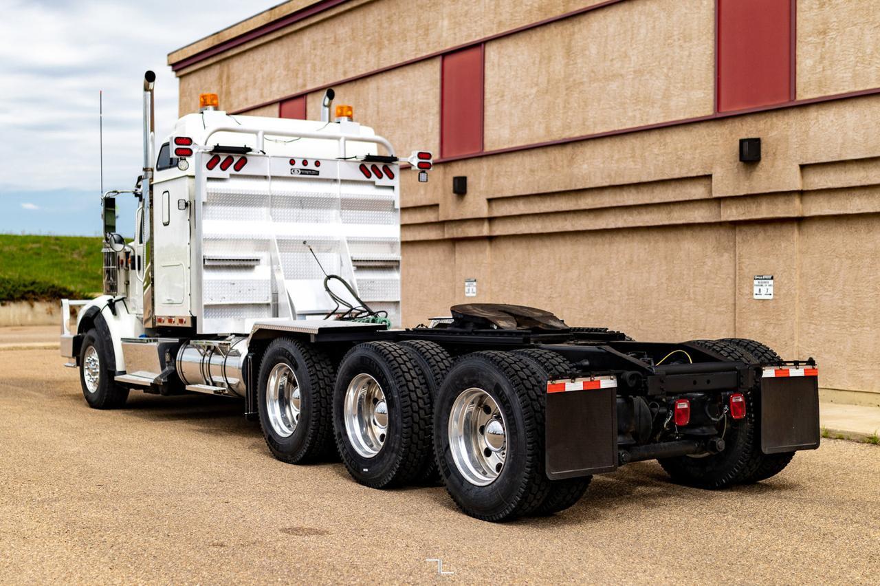 2015 International 5900 Tridrive Tractor Sleeper Heavy Spec Red Deer AB