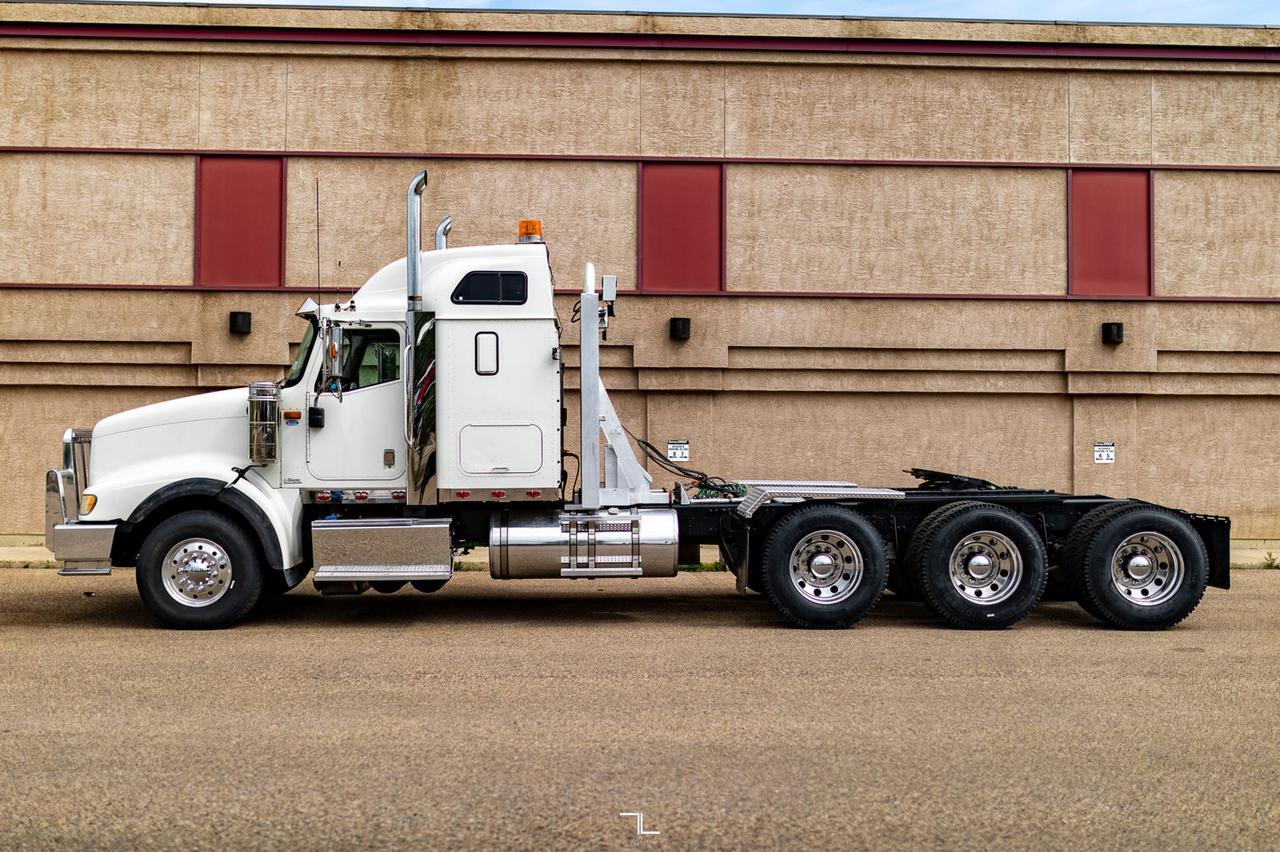 2015 International 5900 Tridrive Tractor Sleeper Heavy Spec Red Deer AB