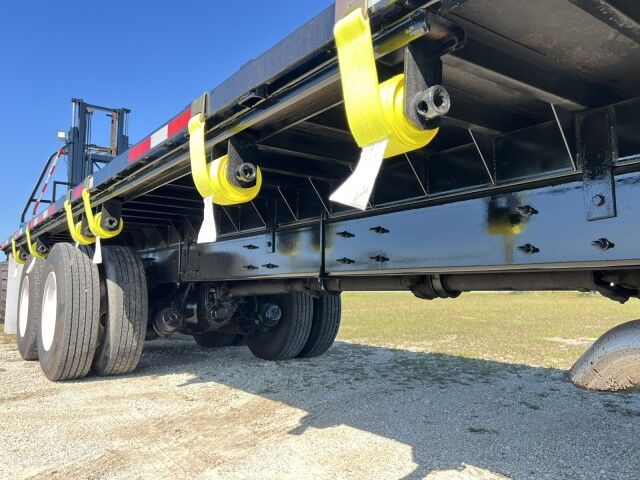 2015 International WorkStar 4700 SBA 24' Steel Flatbed Truck with 5,000 capacity Truck Mounted Forkli Homestead FL