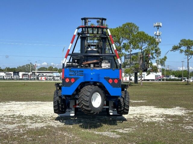 2015 International WorkStar 4700 SBA 24' Steel Flatbed Truck with 5,000 capacity Truck Mounted Forkli