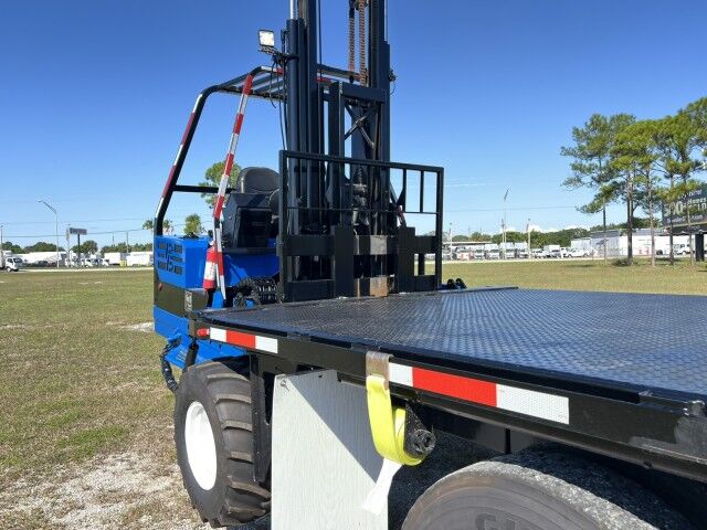 2015 International WorkStar 4700 SBA 24' Steel Flatbed Truck with 5,000 capacity Truck Mounted Forkli Homestead FL