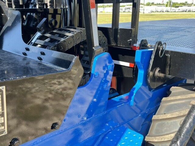 2015 International WorkStar 4700 SBA 24&apos; Steel Flatbed Truck with 5,000 capacity Truck Mounted Forkli Homestead FL