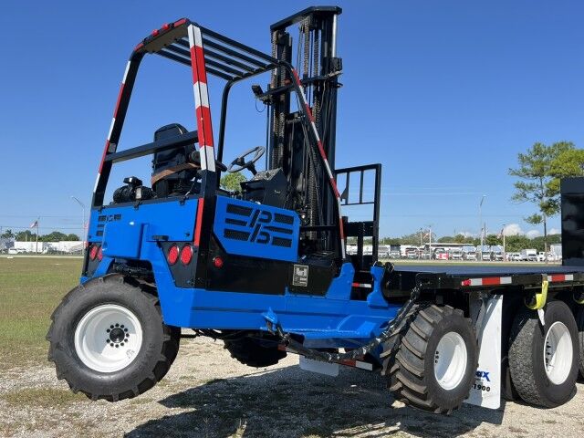 2015 International WorkStar 4700 SBA 24&apos; Steel Flatbed Truck with 5,000 capacity Truck Mounted Forkli Homestead FL