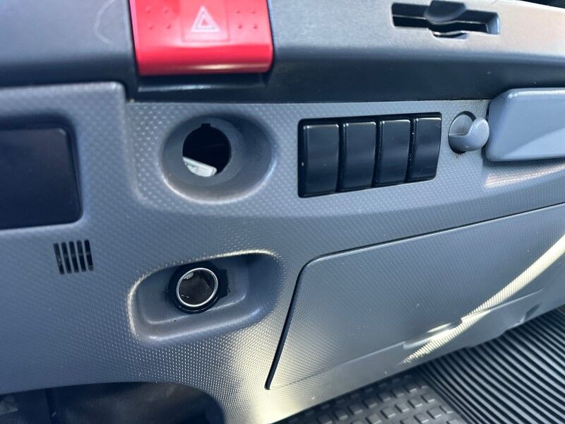 2015 Isuzu NPR Diesel 16' Box Truck Collinsville OK