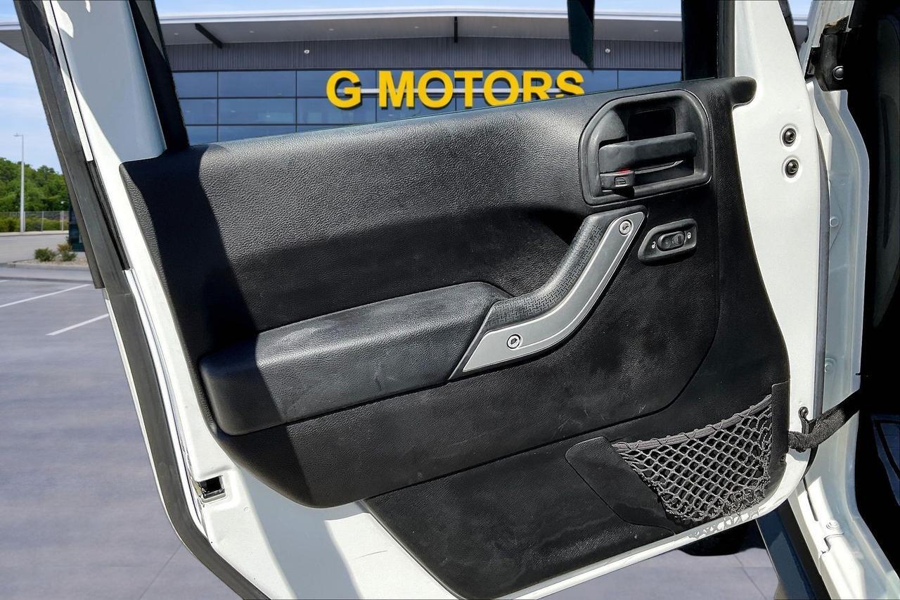 2015 JEEP WRANGLER UNLIMI SAHARA Houston TX