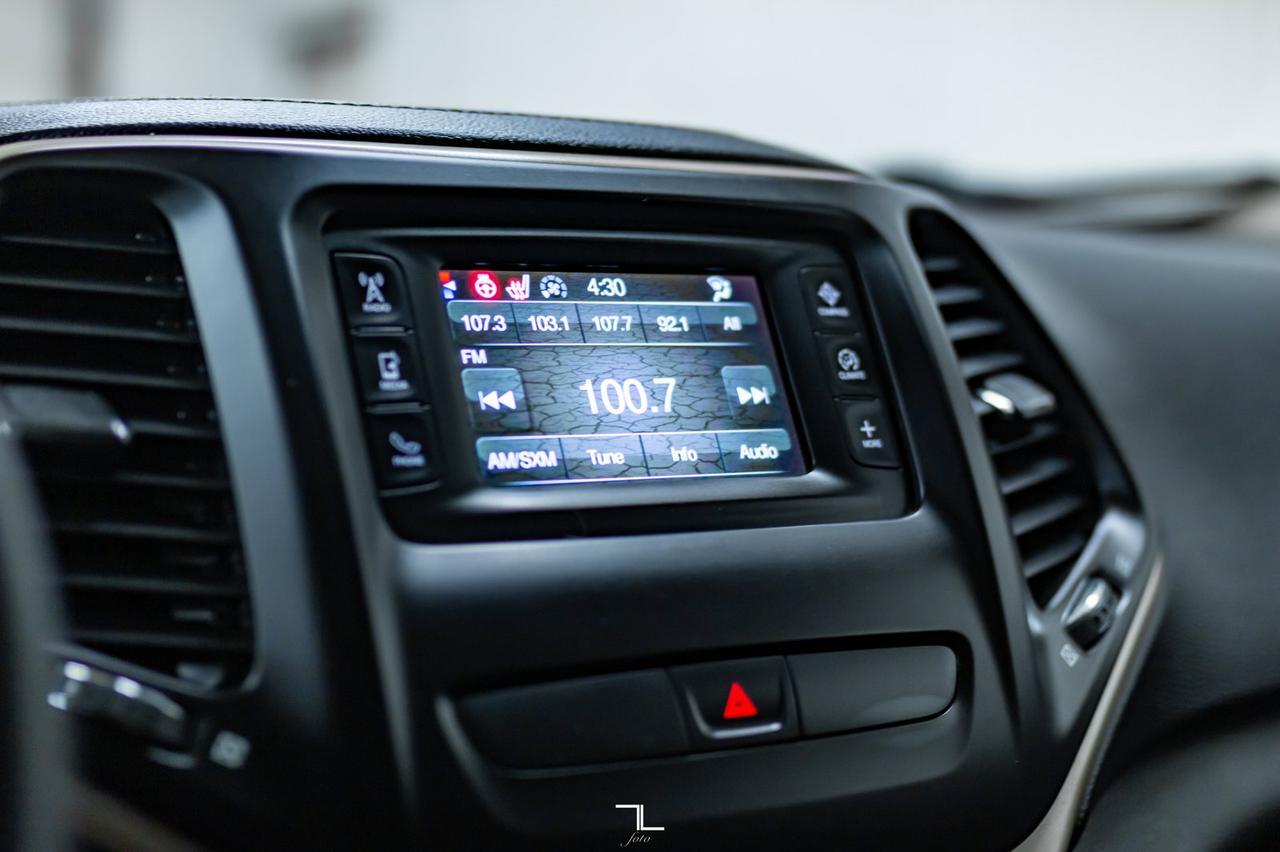 2015 Jeep Cherokee 4x4 North BCam HSeat Red Deer AB