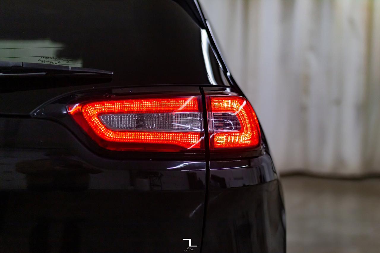 2015 Jeep Cherokee 4x4 North BCam HSeat Red Deer AB