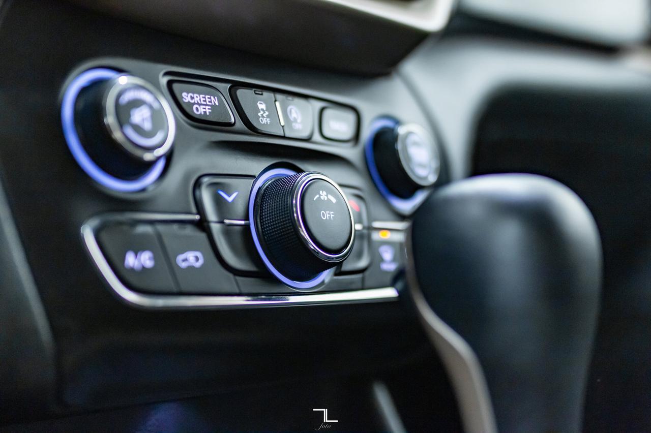 2015 Jeep Cherokee 4x4 North BCam HSeat Red Deer AB