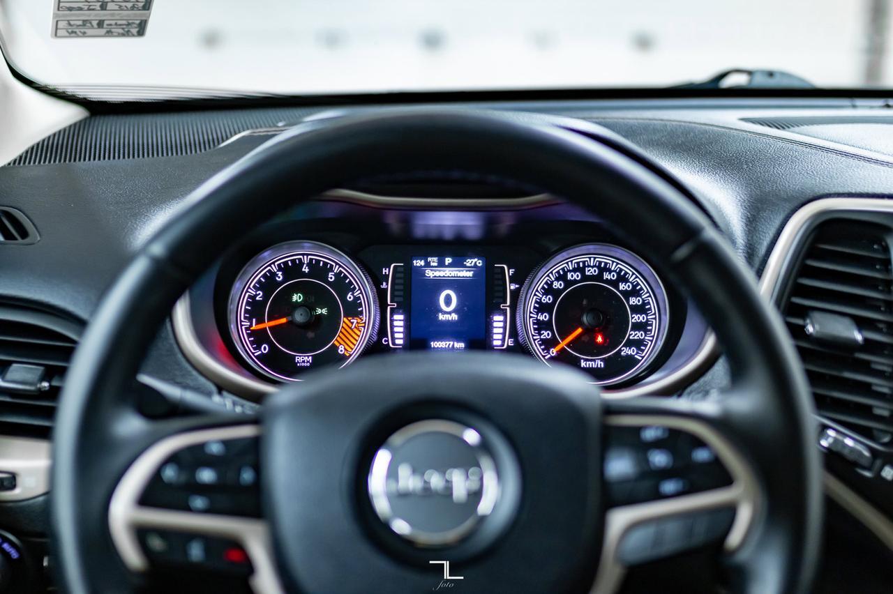 2015 Jeep Cherokee 4x4 North BCam HSeat Red Deer AB