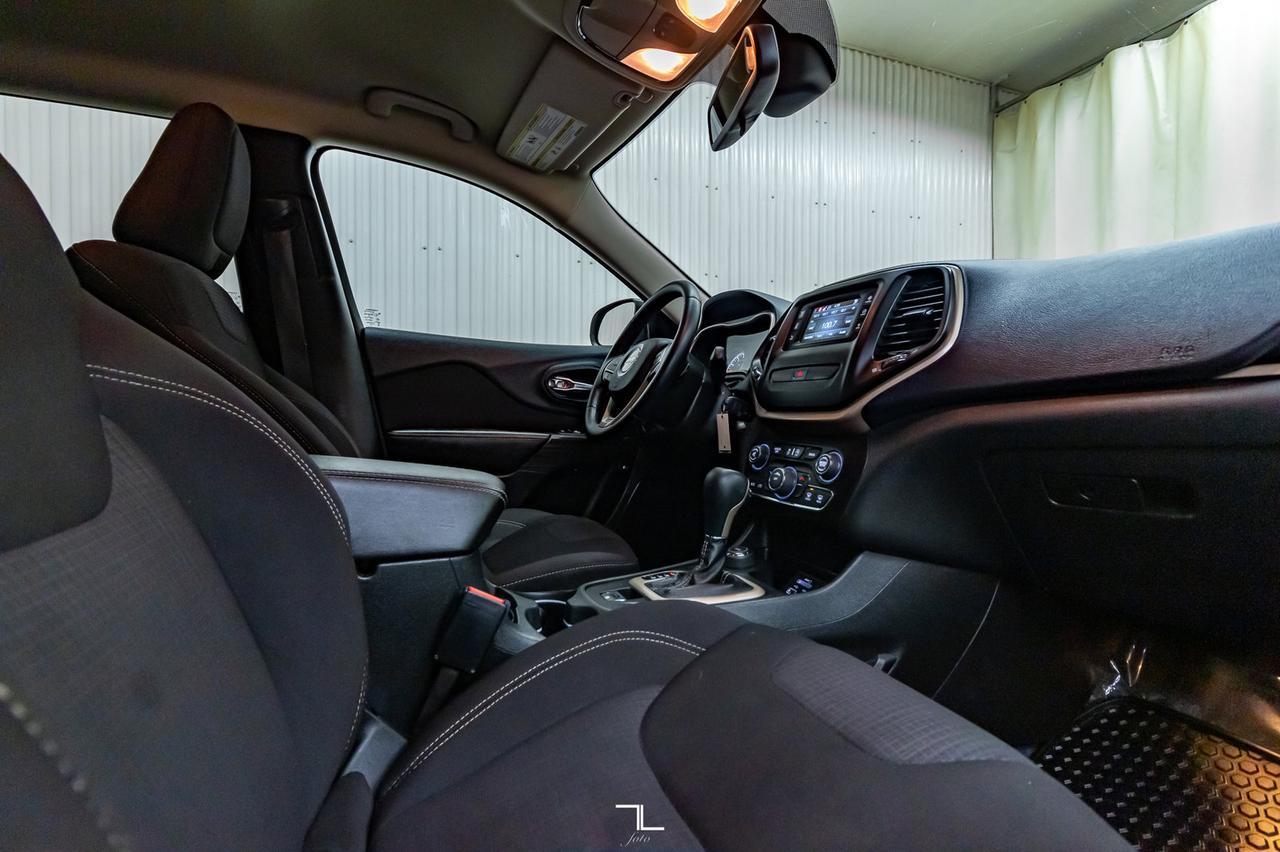 2015 Jeep Cherokee 4x4 North BCam HSeat Red Deer AB