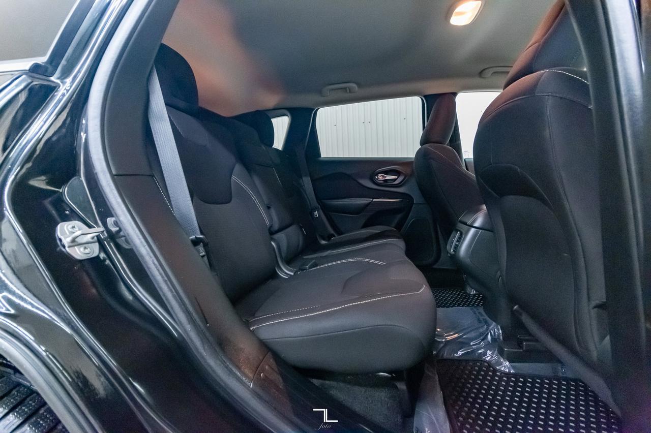 2015 Jeep Cherokee 4x4 North BCam HSeat Red Deer AB