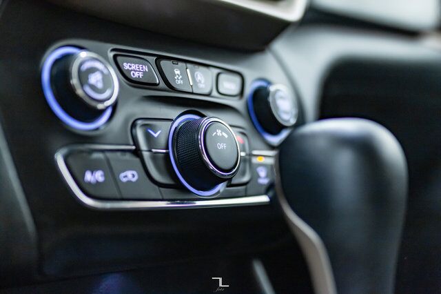 2015 Jeep Cherokee 4x4 North BCam HSeat Red Deer AB