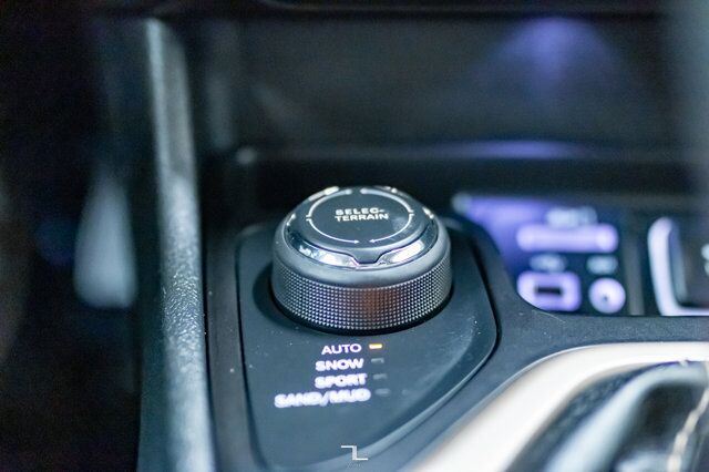 2015 Jeep Cherokee 4x4 North BCam HSeat Red Deer AB