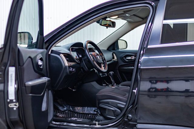 2015 Jeep Cherokee 4x4 North BCam HSeat Red Deer AB