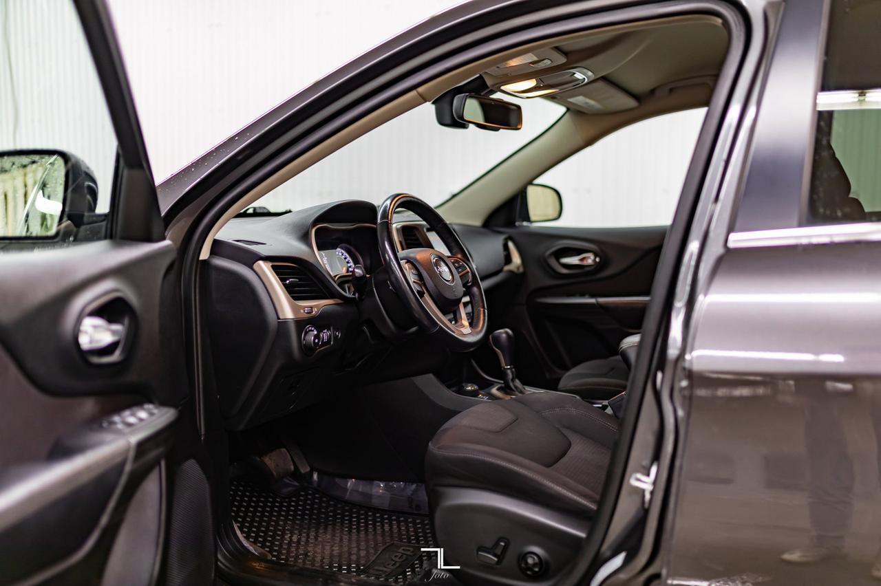 2015 Jeep Cherokee 4x4 North Heated Seats Red Deer AB