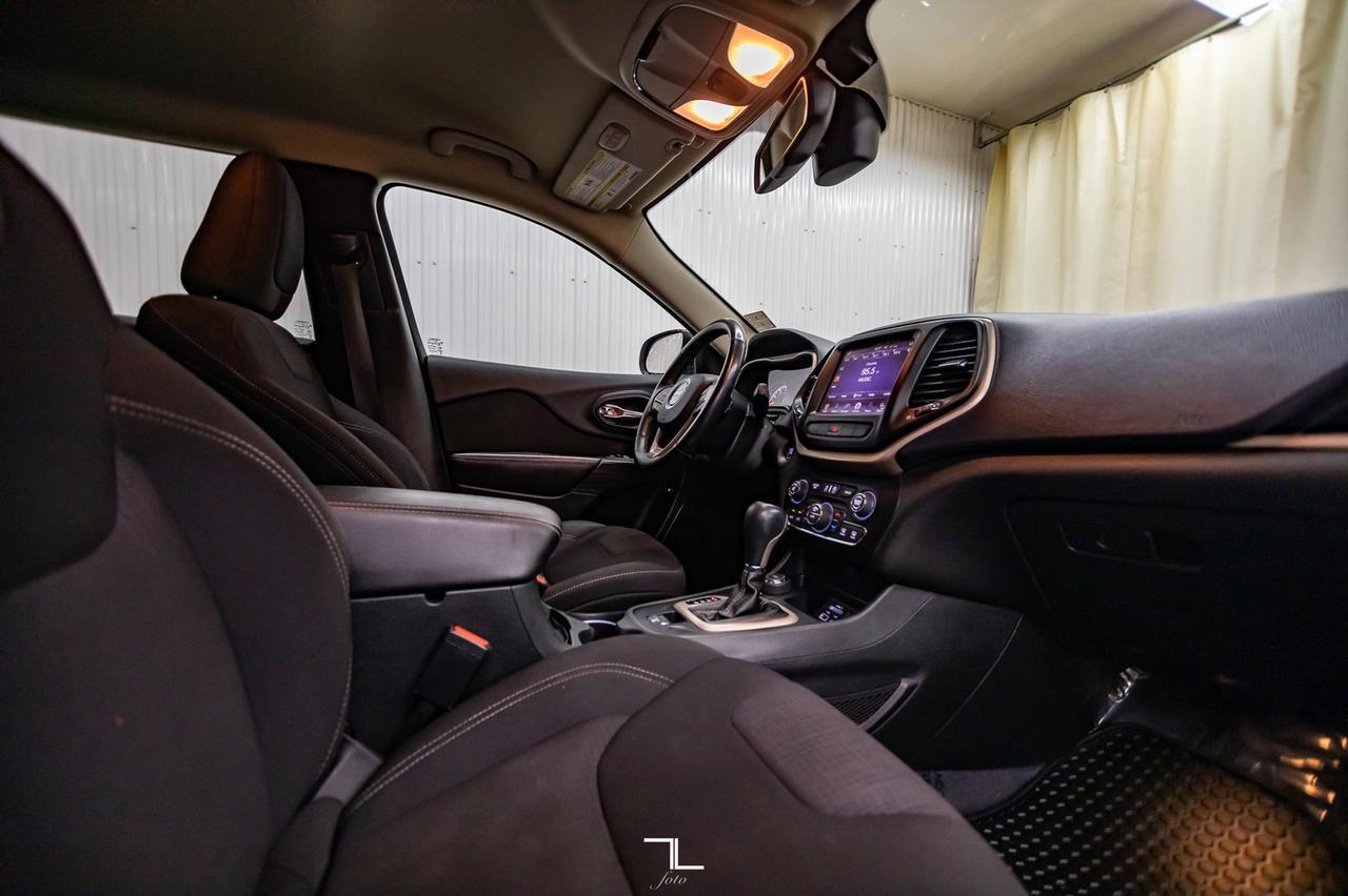 2015 Jeep Cherokee 4x4 North Heated Seats Red Deer AB